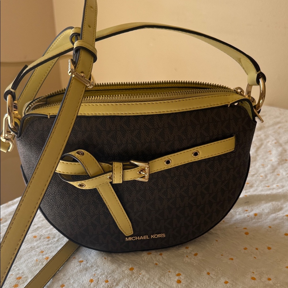 Like New———Michael Kors Brown and Yellow Crossbody Bag